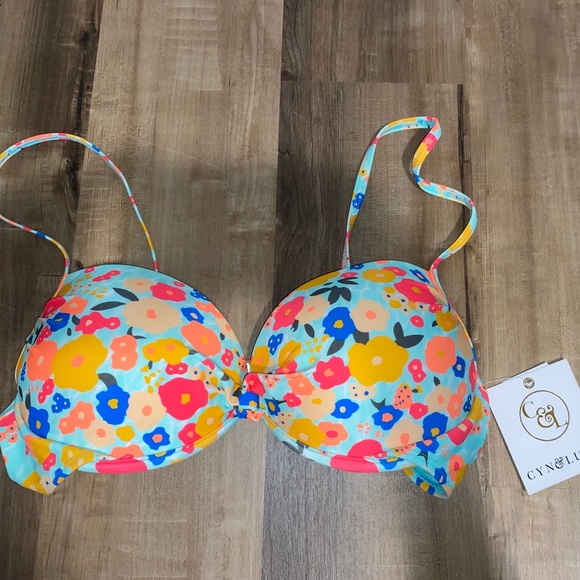 CYN & LUCA Other - CYN & LUCA Floral Bikini Top Size XL